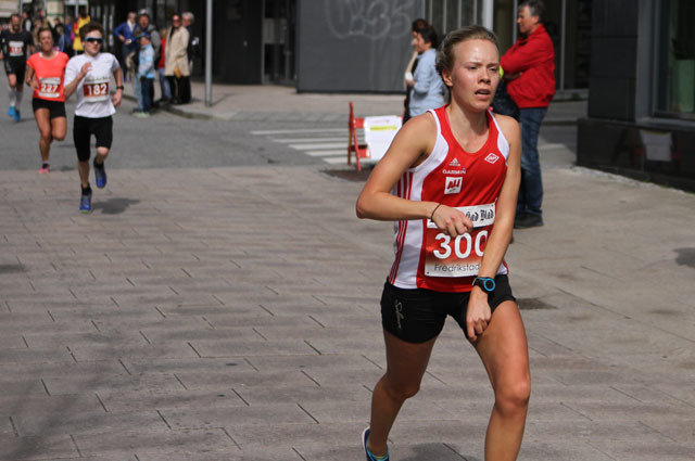 Johanne Lægran topper 5km statistikken etter Fredrikstadløpet i klasse 18-19 år med 19:08