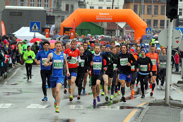 Start halvmaraton 2015 (foto: Arne Dag Myking).
