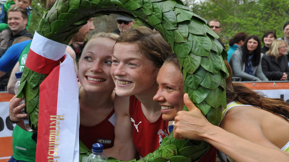 Hilde Aders i seierskransen. Foto: Privat