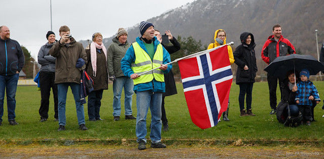 Per Jan Helset stod for premieutdelingen. Foto: Pål-André Måseidvåg