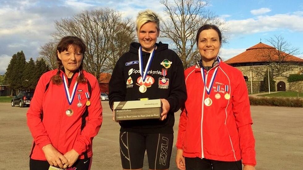 Pallen på 100 km for kvinner med Cecilie Landro på toppen (foto fra Grete Ruglands facebookside).