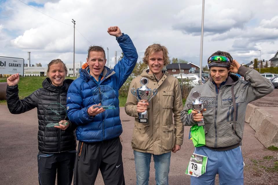 Marte Pedersen og Henning Pedersen vant 50 km, her sammen med nummer 2 og 3 i herreklassen (foto:Kai-Otto Melau).
