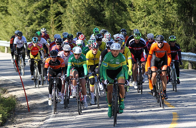 Pulja med aktive rytter bestod av 44 ryttere i årets JH-ritt. Her ved passering Norderåa.