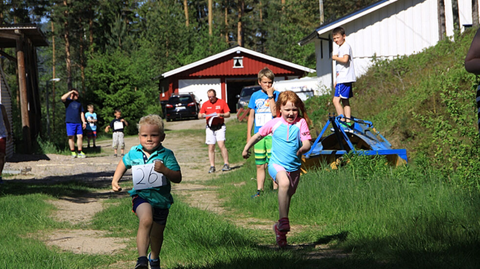 Det var 18 barn med i karusellens første løp i år. Bildet er fra et tidligere år. (Arrangørfoto)