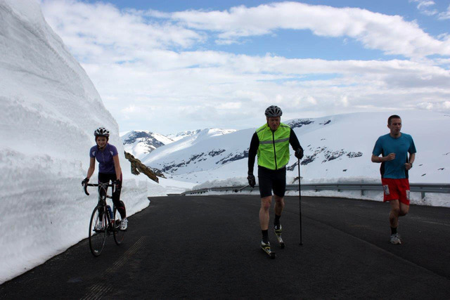 Sykkel, ski og løp. Foto: Terje Drege Rusten