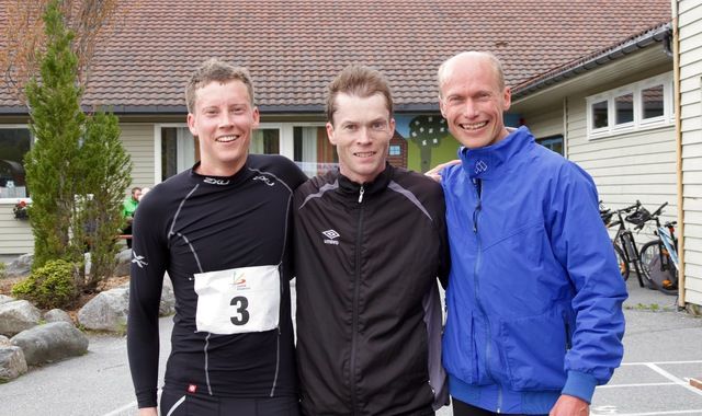 De tre beste herrene i løpet. Fra venstre, Martin Hauge-Nilsen (nummer 3) Kristian Nedregård (vinner) og Jan Ketil Vinnes (nummer 2). Foto: Solveig Nedregård