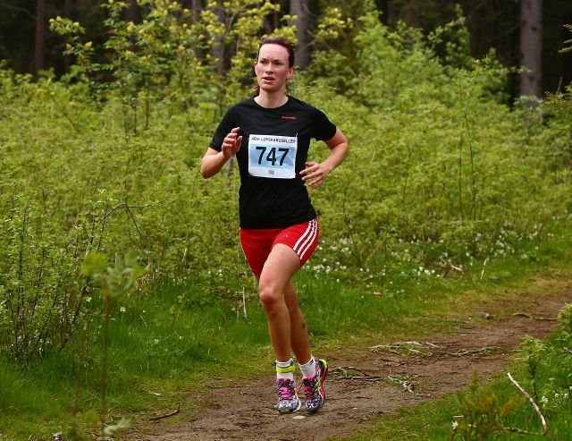 Solfrid løper inn til samme løpet i 2015 (foto: Bjørn Hytjanstorp).