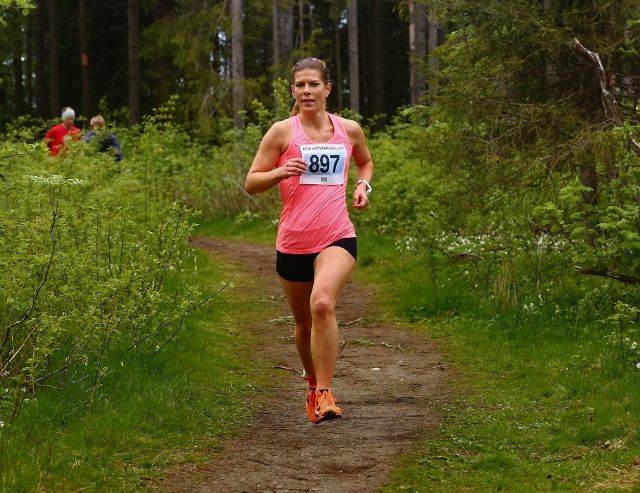 Tonje Berg ble nummer to i kvinneklassen, her i ABIK-karusellens 3. løp i 2015 ( foto: Bjørn Hytjanstorp).