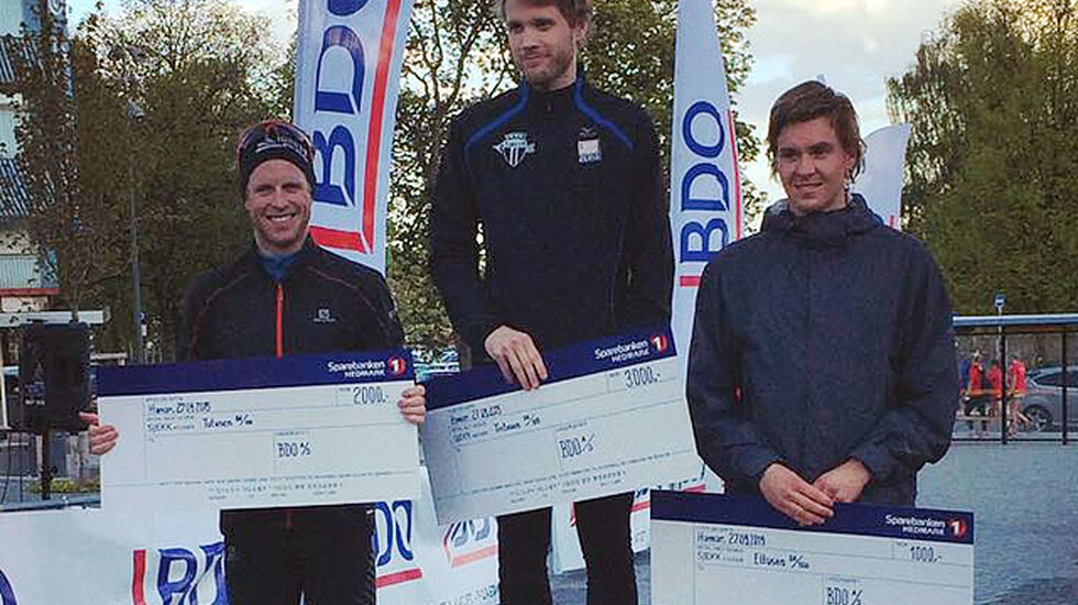De tre beste herrene i BDO-Mila på Hamar onsdag kveld: Vinner Asbjørn Ellefsen, toer Petter Soleng Skinstad (til v.) og Vegard Øie (Foto: Team Skinstad)
