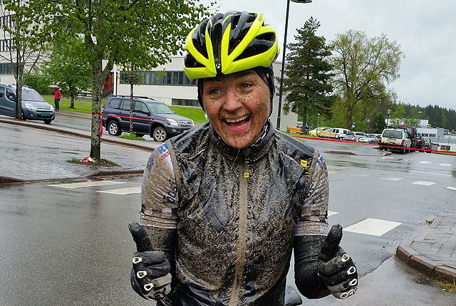 Linda Kristine Bjerke, Hedmark Terrengsykkel etter å sikret seg en soleklar seier i søla på Magnor. (Arrangørfoto)