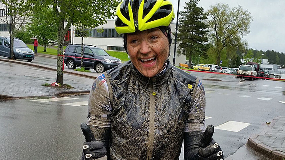 Linda Kristine Bjerke, Hedmark Terrengsykkel etter å sikret seg en soleklar seier i søla på Magnor. (Arrangørfoto)