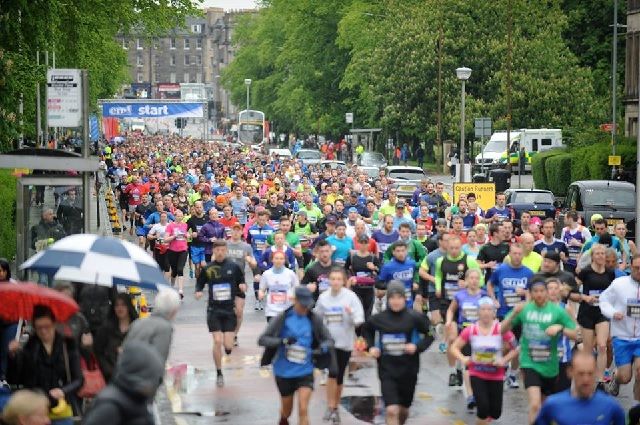 Edinburgh_Marathon_2015_start