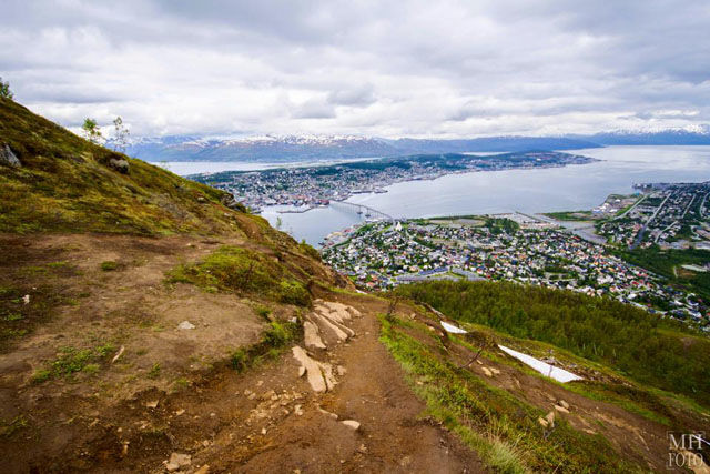 Utsikt over Tromsø fra løypa rett under fjellheisen. Foto: Arrangøren