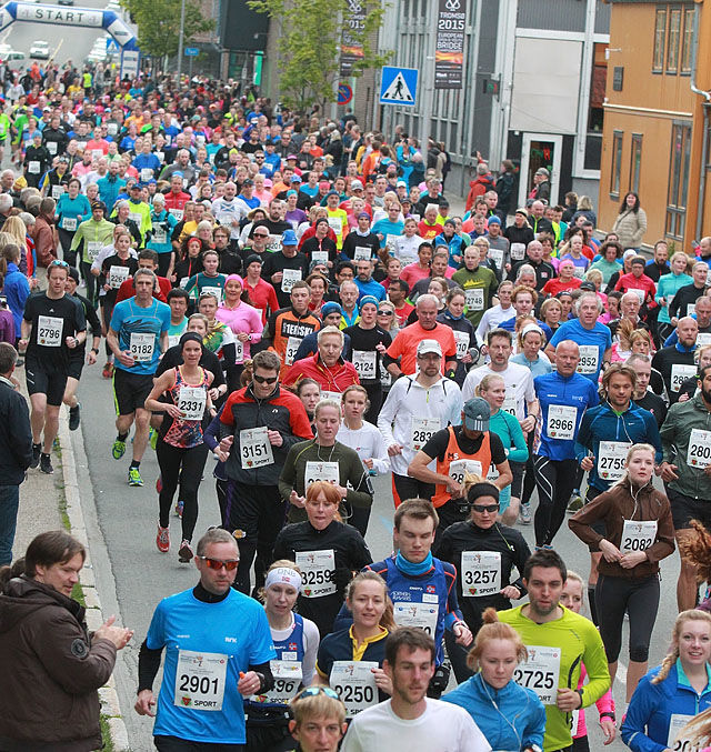 Starten på halvmaraton i MSM 2015. (Foto: Kjell Vigestad)