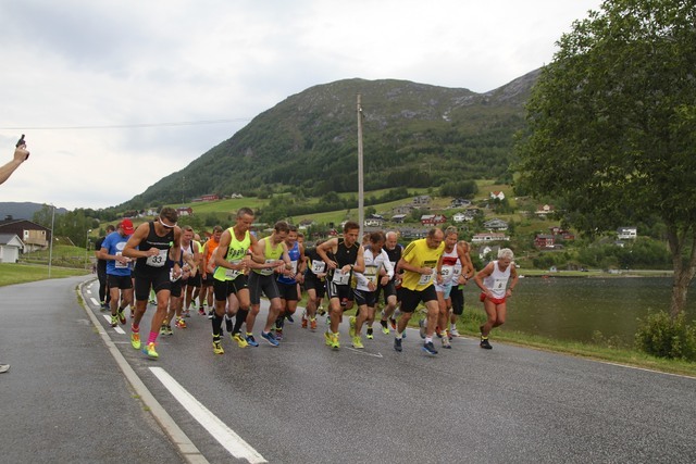 Fra starten på maraton fra Vassenden i 2014. Foto: arrangør