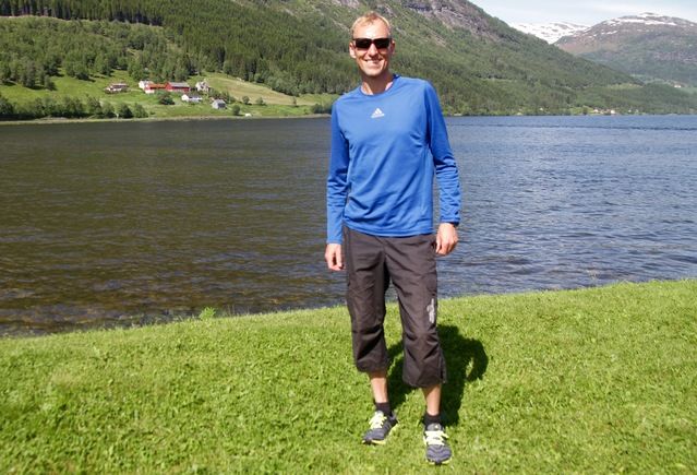 Sverre Gunnar Brunstad fra Velledalen i Sykkylven sprang jevne kilometer på 3.50 og vant med det maratondistansen