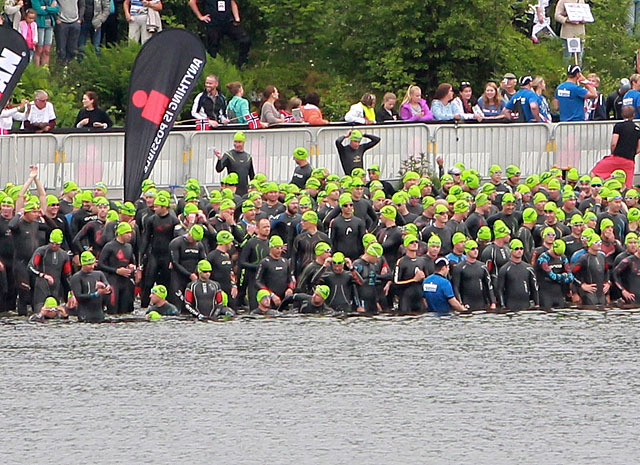 For femte gang: Søndag kl. 08 går starten for Ironman 70.3 Haugesund, Norges største og viktigste triatlonarrangement, ved Skeisvatnet i Haugesund. (Foto: Kjell Vigestad)