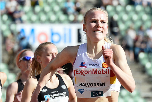 Ingrid Halvorsen Folvik holdt unna for Elisabeth Angell Bergh på 1500 meteren i Lausanne, som hun gjorde det under Bislett Games der dette bildet er tatt. (Foto: Bjørn Johannessen)