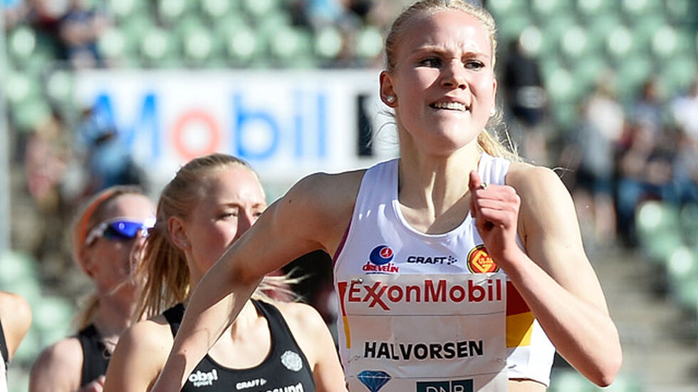 Ingrid Halvorsen Folvik holdt unna for Elisabeth Angell Bergh på 1500 meteren i Lausanne, som hun gjorde det under Bislett Games der dette bildet er tatt. (Foto: Bjørn Johannessen)