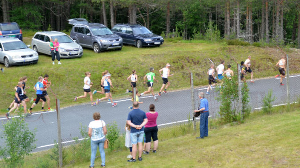 Vinjar Skogsholm tok teten fra start foran Geir Strandbakke og vant med 17 sekunder. (Foto: Erik Øsmundset) 
