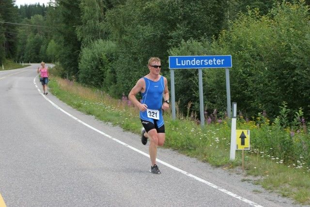 Fra den aller første olympiske distansen på Lunderseter i 2014 (Arrangørfoto)