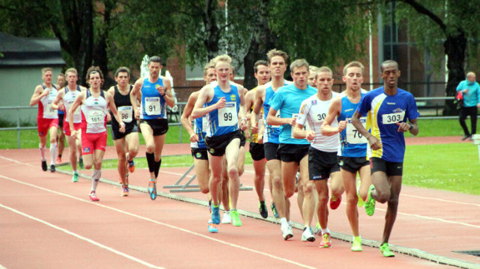 Tidlig på 3000m. Foto: Jacob Berntzen.