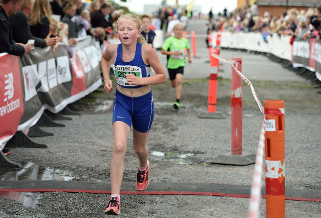 Vilde Fredriksen, en av mange ungdommer og barn som er med familien på løpseventyr på Bornholm