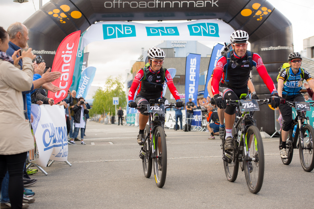 Team Rye XP med Linda Treseng og Jørn Kandola var første lag ut i dag på 700-kilometeren. (Foto: Morten Broks)