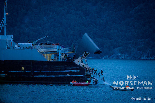 Forkortet: Svømmeetappen blir forkortet på morgendagens Norseman. Foto: Martin Paldan.