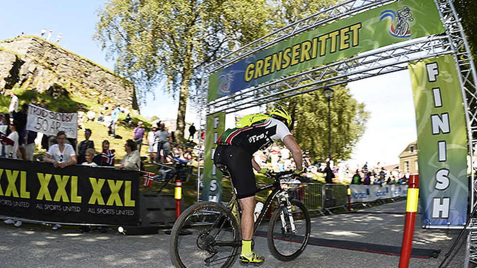 Grenserittet har som tidligere år målgang på Fredriksten Festning i Halden. (Foto: Bjørn Johannessen)