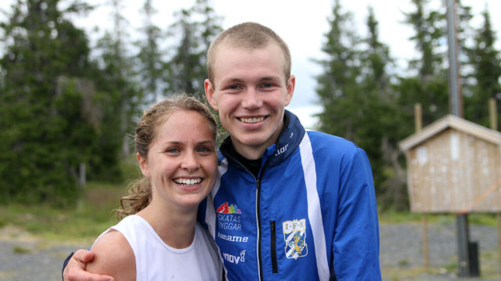 Lisa Risby, OK Kåre og Eskil Kinneberg, IFK Göteborg etter å sikret seg seieren i den drøye halvmaratondistansen på Sjusjøen  