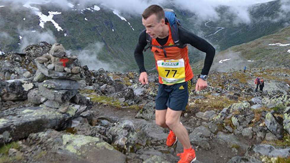 Foto Lene Bolstad. Johan Bugge i Fanaråken Opp sist helg der han vann på ny løyperekord. Johan vann tidlegare i år også NM i motbakkeløp og i fjor NM i terrengløp kort løype.