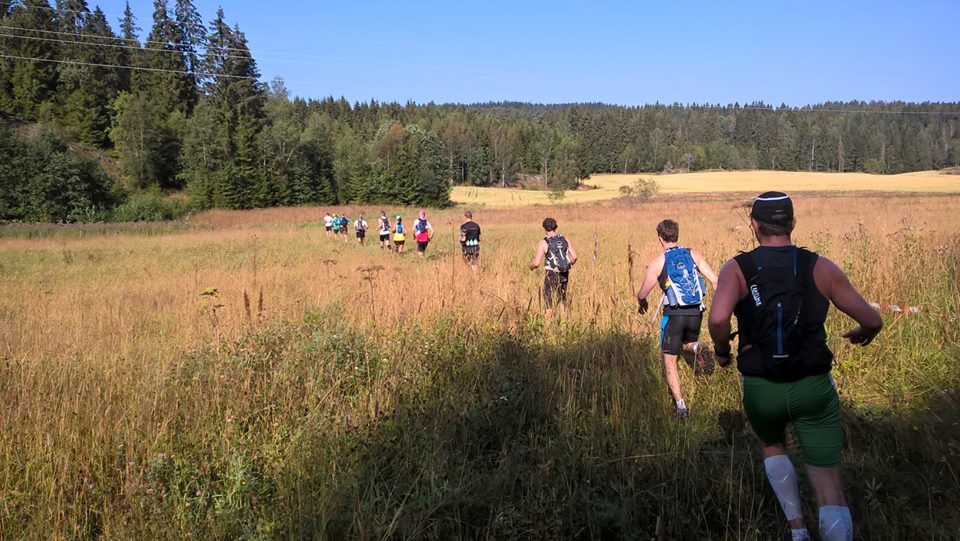 Løperne i starten av løpet (foto: Stein Dyngen, arrangørens FB-side).