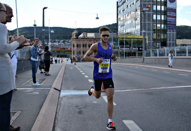 Andreas Myhre Sjurseth vant årets halvmaraton i Drammen. På bildet ser vi han da han vant løpet i 2015.