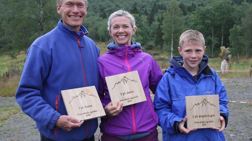 Fra venstre vinner Jan Ketil Vinnes, Kondis Ålesund, Gro Langstøyl Ulstein, X-Fit Ørsta og vinner av ungdomsklassen Ole Sivert Røyrhus, Stranda IL