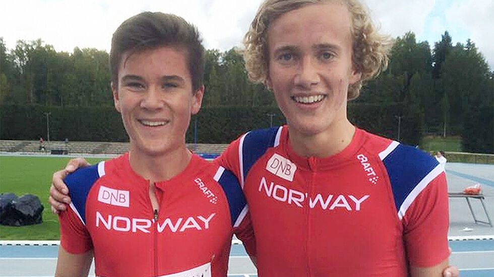 Jakob Ingebrigtsen (til venstre) og Henrik Irgens Gravdal bidrog med sin andre- og tredjeplass på 1500 m til norsk seier i landskampen. (Foto: Finn Kollstad)