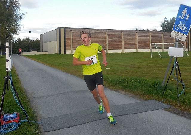 Vinnneren Erik Honganvik Holen, Austmarka IL, ga alt i tirsdagens løp.  (Foto: Liv Berit Roland)