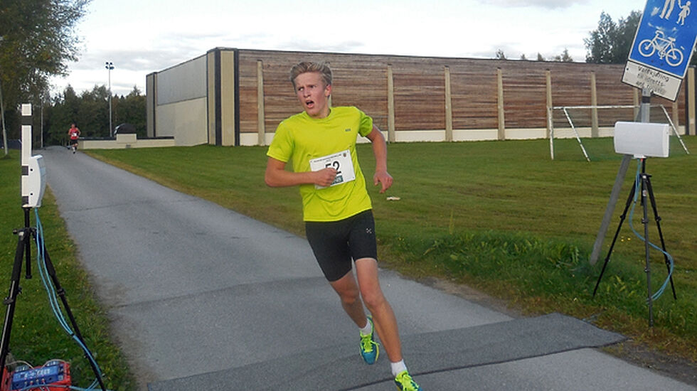 Vinnneren Erik Honganvik Holen, Austmarka IL, ga alt i tirsdagens løp.  (Foto: Liv Berit Roland)