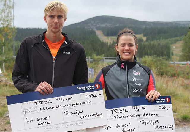 Totalvinnere i Trysil 1132 Motbakkeløp 2015: Espen Rusten fra Opphus og Anna Dyvik fra Falun Borlänge.