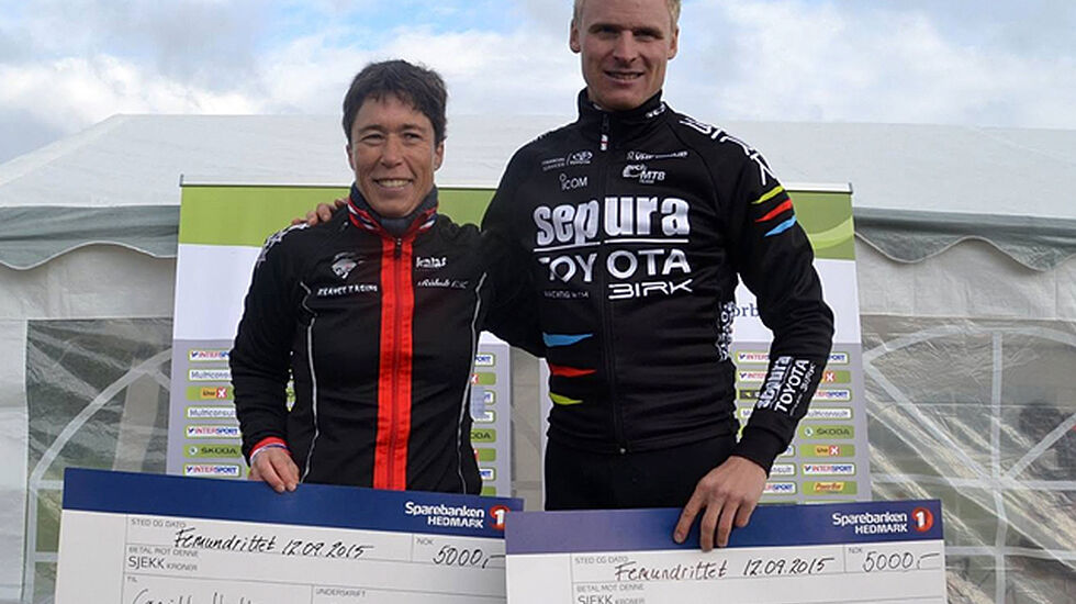 Totalvinner av NorgesCup-avslutningen i Femundrittet: Camilla Hott og Lars Granberg. (Arrangørfoto)