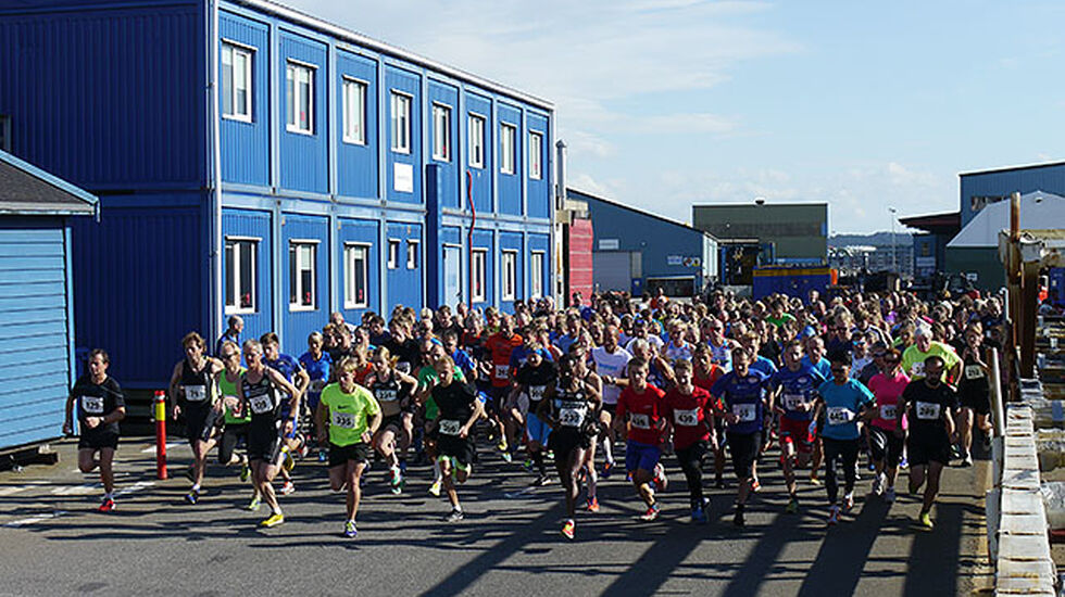 Nesten 400 på startstreken i årets utgave av Aibel-sprinten. (Foto: arrangøren)