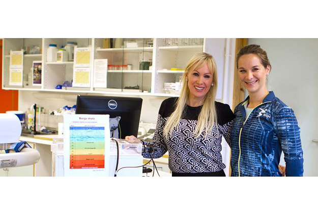 Prosjektleder Lene Haakstad, førsteamanuensis, og forskningsmedarbeider Christina Gjestvang på laboratoriet ved NIH. Foto: Yvonne Haugen.