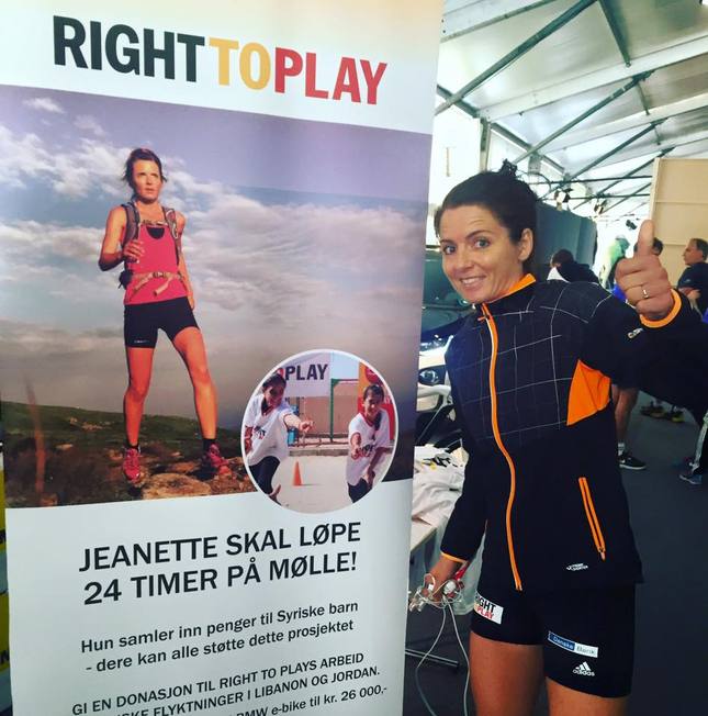 Fra Right To Plays stand i Oslo Maratons Expotelt (privat foto). Fra Right To Plays stand i Oslo Maratons Expotelt (privat foto).