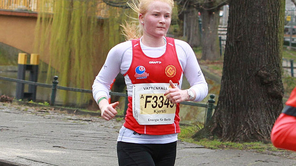 Kjersti Fresvik blir beste norske kvinne i Berlin halvmaraton 29.mars med tiden 1.22.46 Foto: Kjell Vigestad