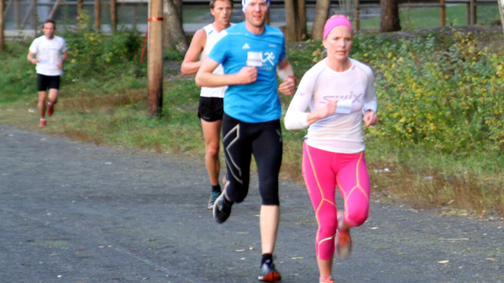 Ida Gjermundshaug Pedersen og Henning Mortensen på Greveløkka i det siste løpet i Gå-Joggen i 2015. 