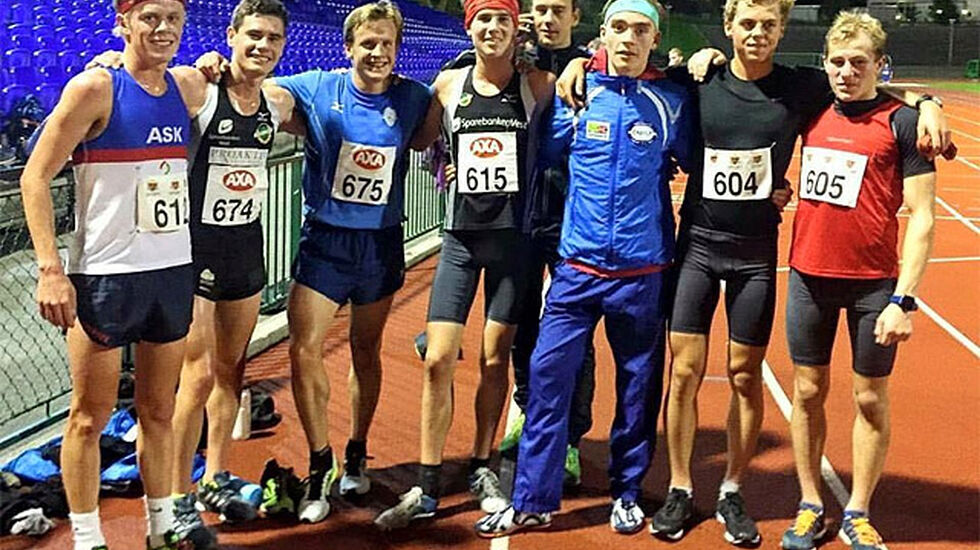 Tratletene dominerte 10 000 meteren i Nornakarusellen i Bergen. Vi ser fra venstre: Casper Stormes, Gustav Iden, Kristian Blummenfelt, Vetle Thorn, Mikal Iden, Jens Åstveit (fullførte ikke), Endre Espedal og Birk Skogland. (Foto: Nina Bergsvik Thorn)