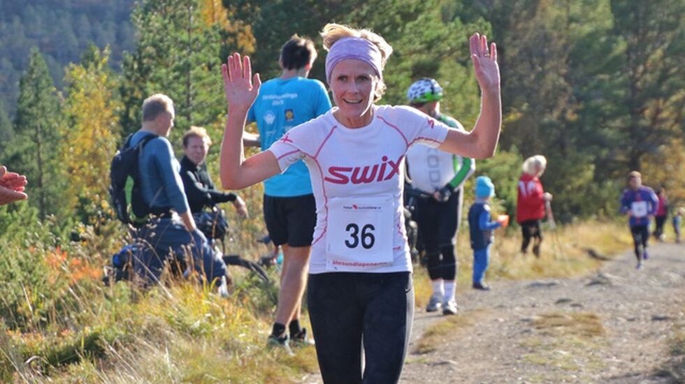 Tonje Brande vant i dag kvinneklassen i motbakkeløpet Østremssetra Opp på Emblemsfjellet. Foto: Martin Hauge-Nilsen