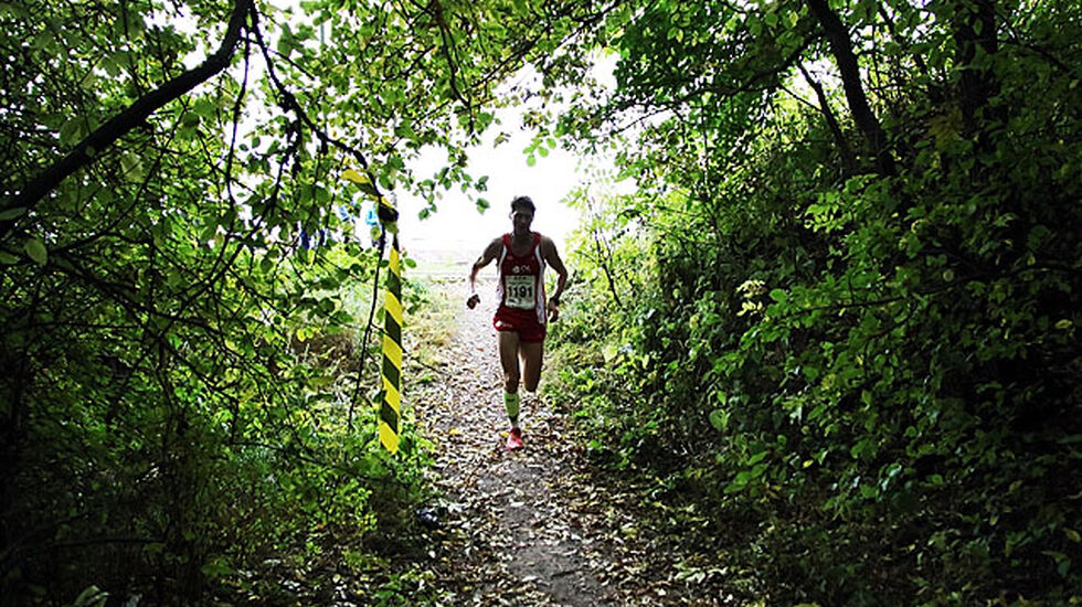 Med en snau halv kilometer igjen løper løperne inn i bunnen av Bekkedalen. Deretter får du en knallhard stigning mot toppen av dalen før det bærer utfor i skikkelig byks. Både stigning og utforløping innbyr til at spesialister kan ta igjen mye her.