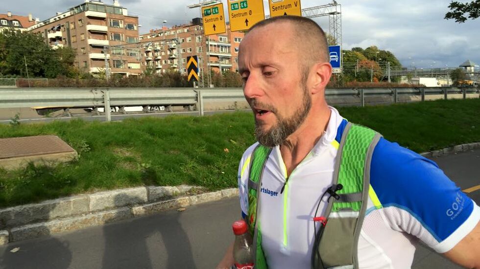 Frode Lein halvveis på Oslofjorden Rundt 2015. Han var en av de tre deltagerne som deltok i NRKs serie om Ultraløperne - tre episoder om forberedelsene til  og gjennomføringen av løpet. Nå blir det i alle fall en ny episode av løpet. (Foto: Tomas Pinås)