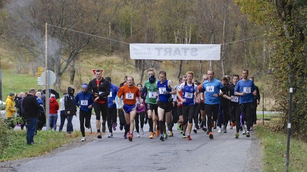 Starten på Snipsøyrvatnet Rundt 2014 fra Bigsetkrysset på Hareid